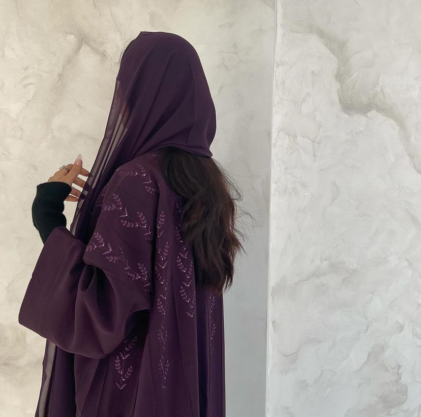 عبايا ملونه